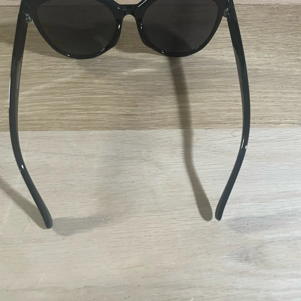 Oversized cat 🐈‍⬛ sunglasses